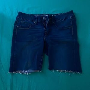 DARK BLUE BERMUDA SHORTS